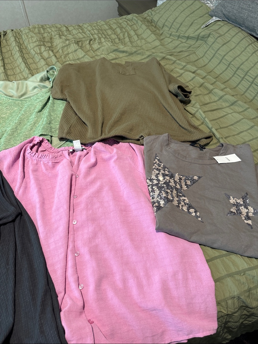 Large top bundle - Picture 3 of 3